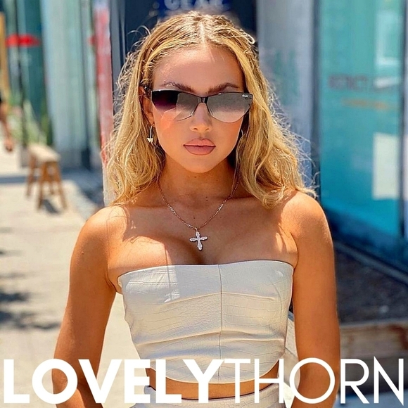 QUAY // ltd ed saweetie collaboration retro-mod sleek rimless smoke fade lens main image 4